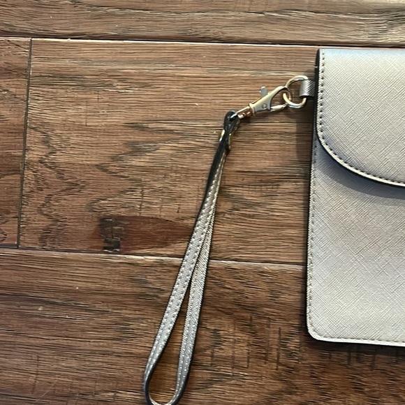 Lovevook Wristlet - Picture 3 of 7
